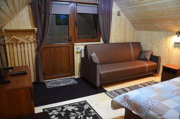 Фото номера Люкс с балконом Гостевой дом Teremok Guest House г. Вышка 2